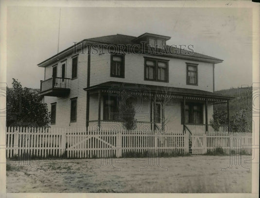 1930 Press Photo Home of Mrs Lizzie Wilson in Quebec, Canada - Historic Images