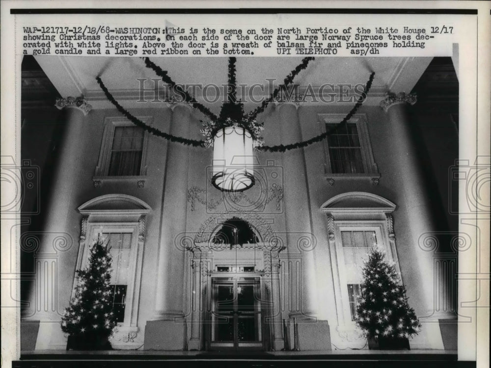 1968 Press Photo Christmas Decorations On The North Portico Of The White House - Historic Images