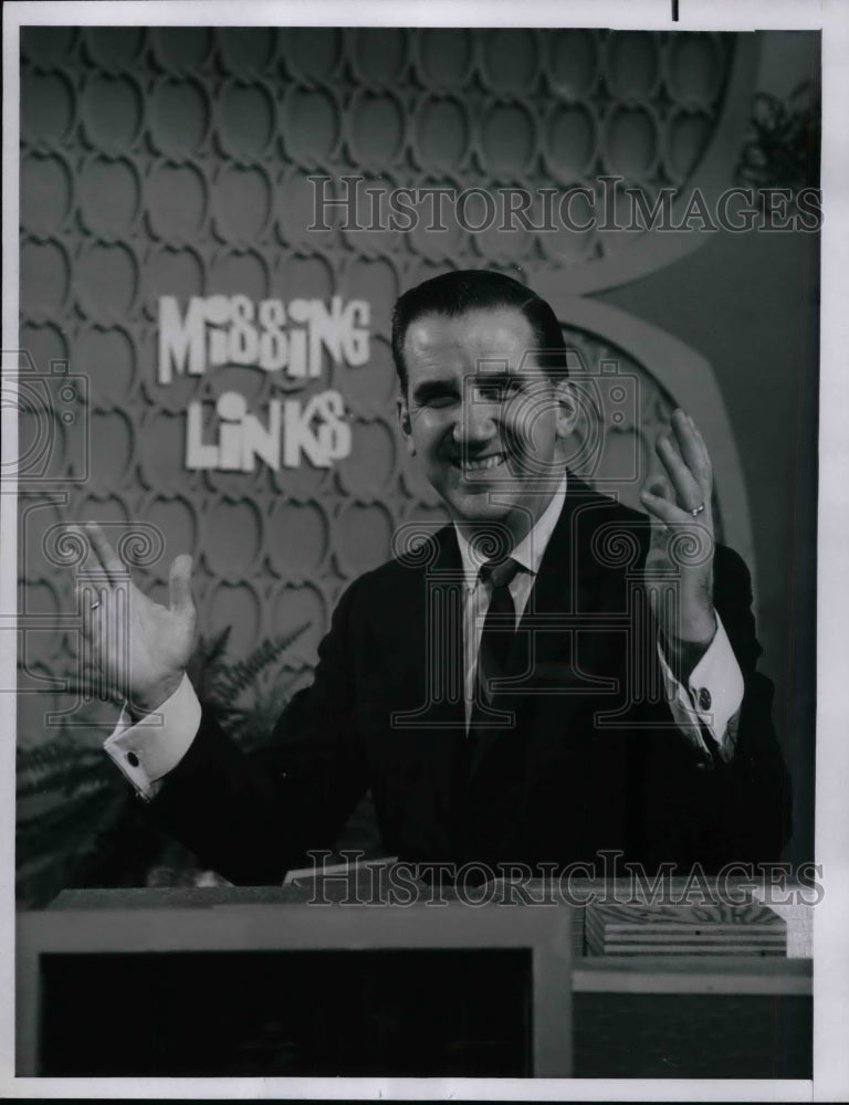 1963 Ed McMahon host of NBC&#39;s &quot;Missing Links&quot; - Historic Images