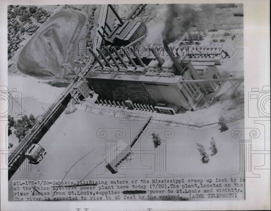 1971 Press Photo Rising waters flood the Union Electric power plant in Cahokia - Historic Images