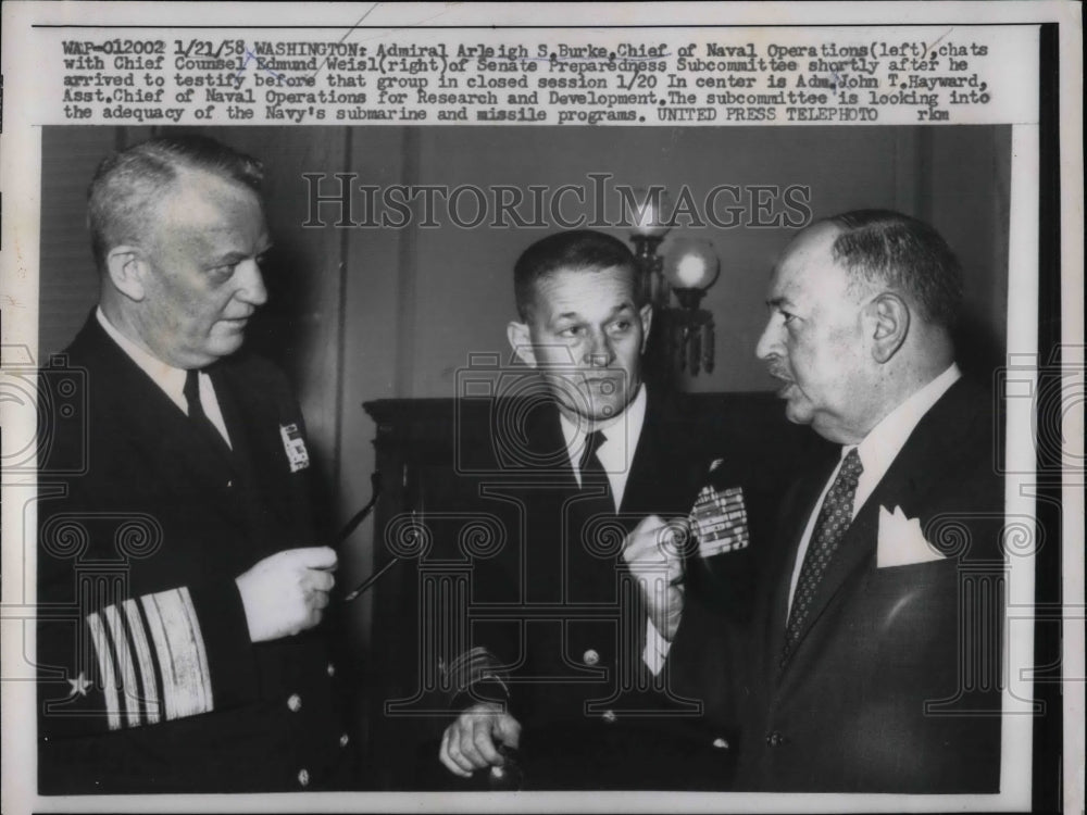1958 Press Photo Naval Operations Chief Arleigh Burke Talks With Edmund Weisl - Historic Images