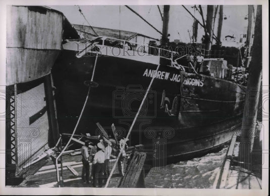 1951 SS Andrew Jackson Higgins Involved in Collision in New Orleans - Historic Images
