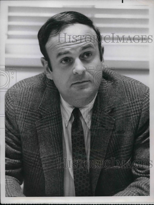 1969 Press Photo Prof.John H.Bunzell in NBC-TV "ordeal of the American City" - Historic Images