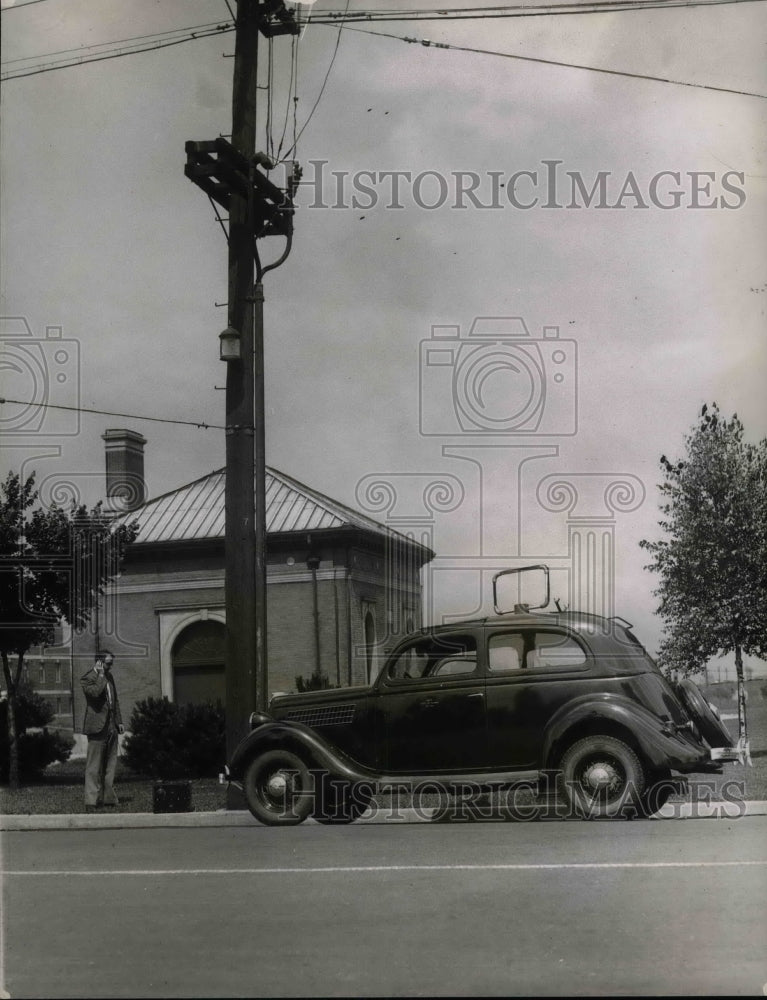 Press Photo Canadian Radio Noise Detective Listens for Noise Power Line Pole - Historic Images