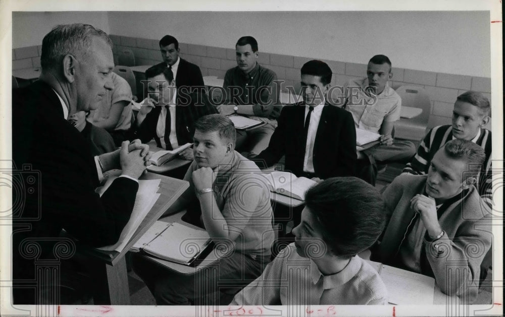 Bowling Green Speech Professor Dr. Raymond Yeager Conducting Class - Historic Images