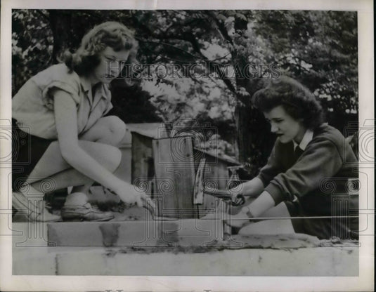 1948 Hazel Neave/Eldith Hampton Help Build New Dorm Wilmington C. - Historic Images