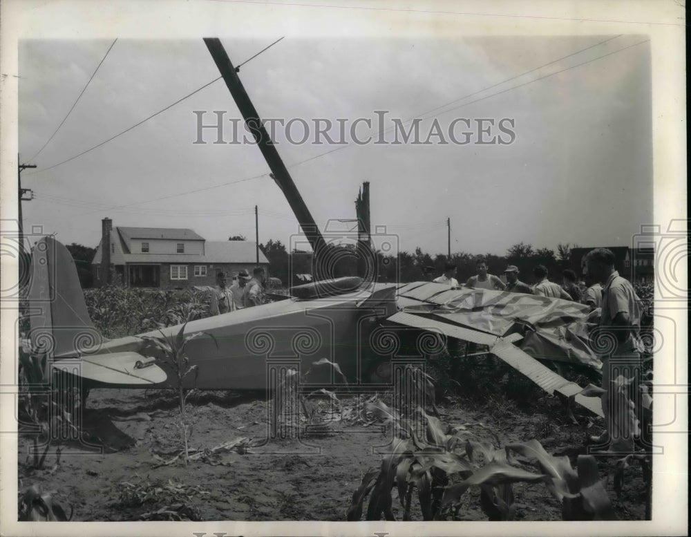 1945 Press Photo Wreckage of Fairchild 24 Plane - Historic Images