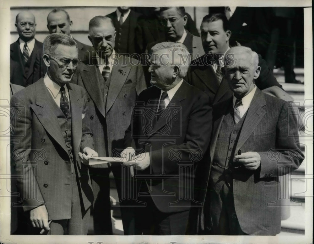 1939 Press Photo Vice President John Nance Garner, Sen William Driver &amp; John Mil-Historic Images