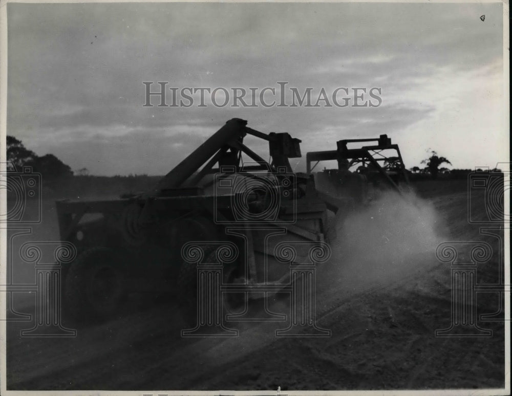 1941 Road building equipment in England  - Historic Images