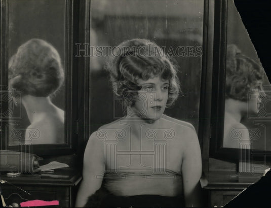 1926 Press Photo Miss Louise Wehr in a blond wig - nea32026 - Historic Images