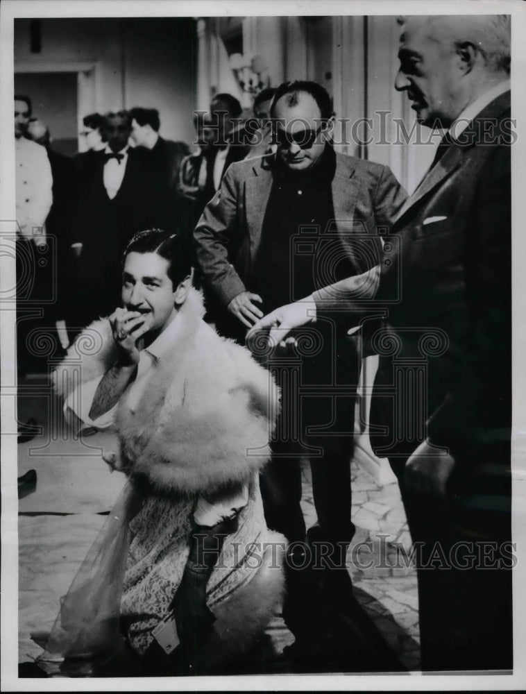1961 Press Photo Spain&#39;s Count Don Jaime De Moira Y Arason &amp; dir. V. De Sica - Historic Images