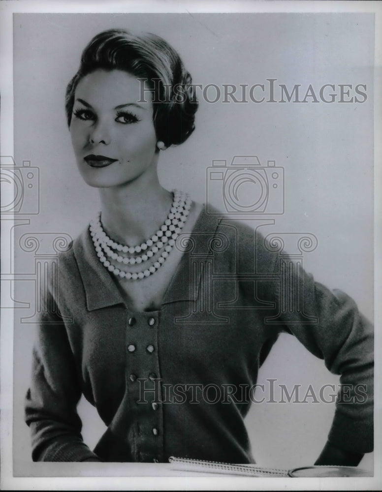 1959 Press Photo Women&#39;s Short Hairstyle - nea32123 - Historic Images