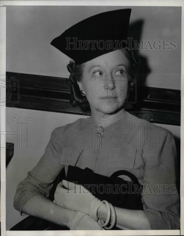 1941 Press Photo Mrs Evangeline Meusel Seeks Divorce - nea32135 - Historic Images