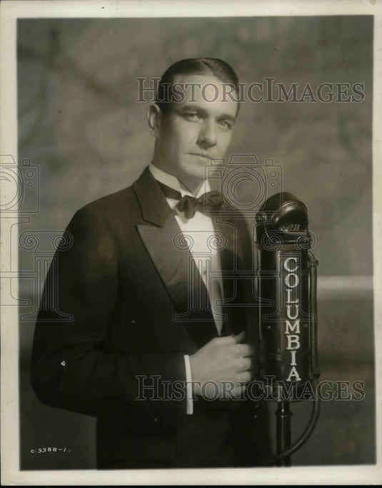 1931 Press Photo Popular Columbia Announcer Louis Dean-Historic Images
