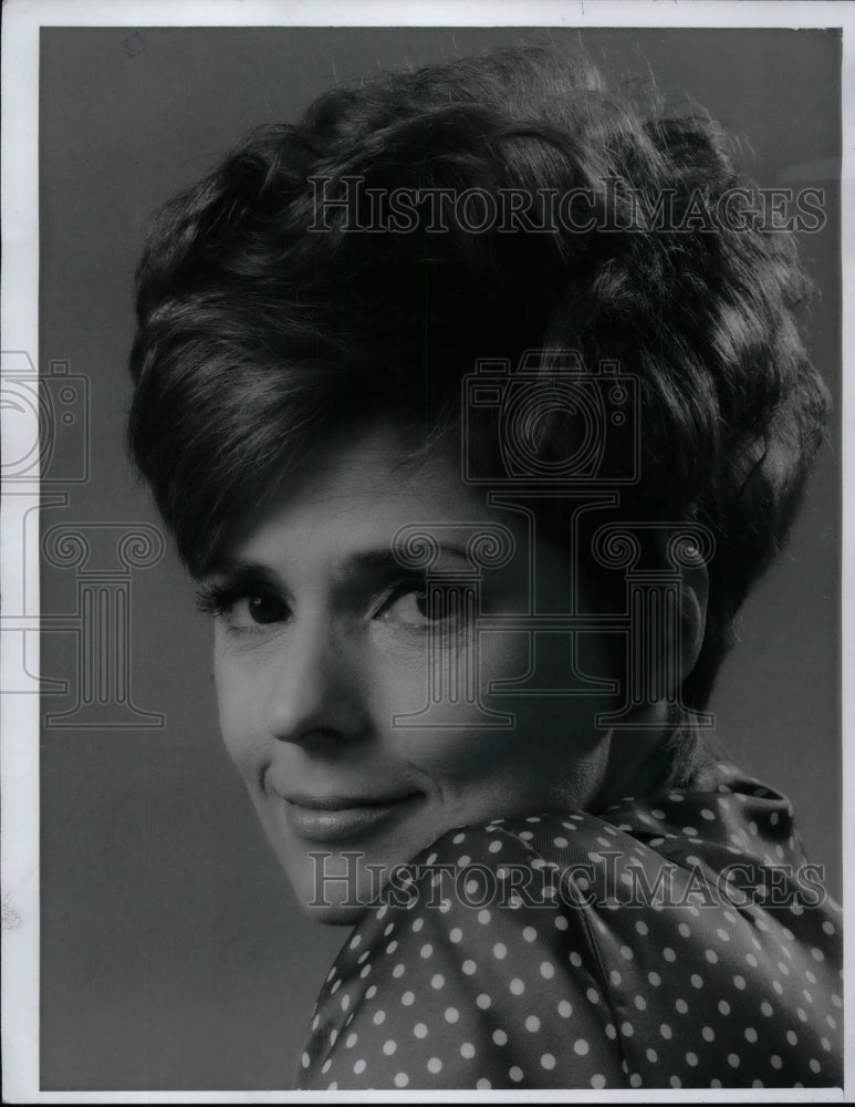 1969 Press Photo Joan Jotchkis photo to promote &quot;My World and Welcome To It&quot; on-Historic Images