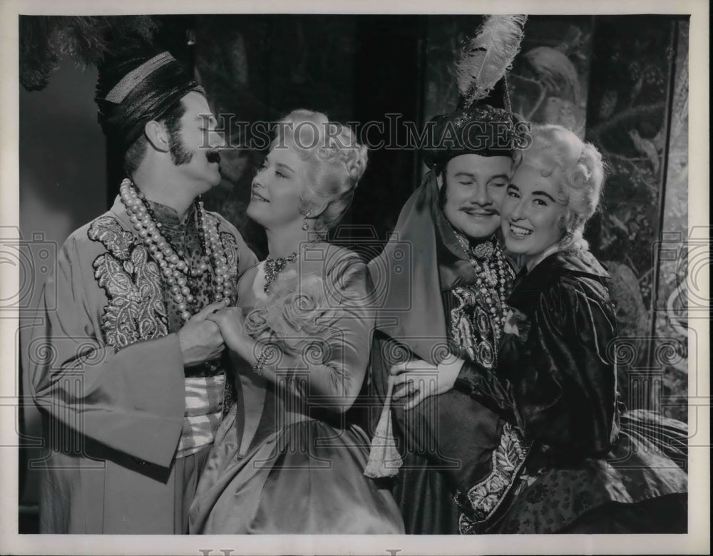 1958 Press Photo Actors Mac Morgan & John Alexander in Cosi Fan Tutte" - Historic Images