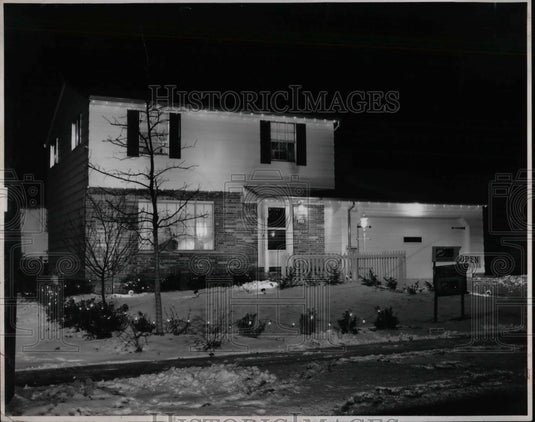 1965 Press Photo example of The Victorian model home by 20th Century Builders - Historic Images