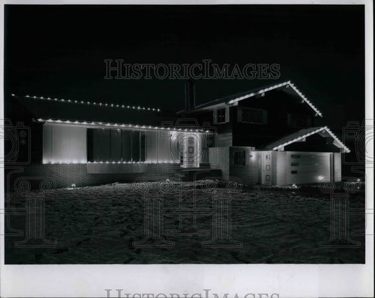 1953 Press Photo Christmas Decorations - nea32414 - Historic Images