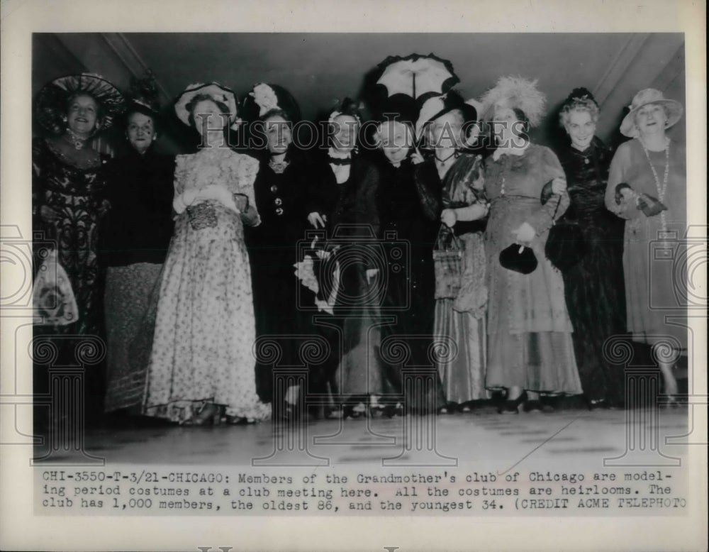 Press Photo Grandmothers Club of Chicago Modeling Period Costumes - nea32530 - Historic Images