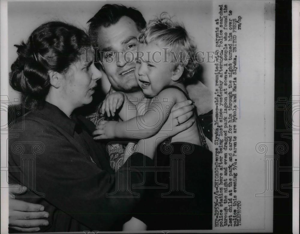 1953 Press Photo George Slywka, 16 mo old reunited with parents after being lost - Historic Images