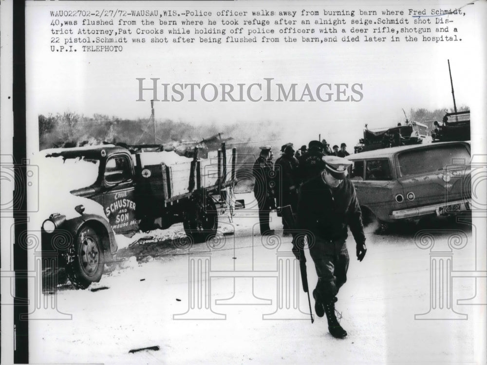 1972 Standoff Where Fred Schimdt Who Killed DA Was Killed - Historic Images