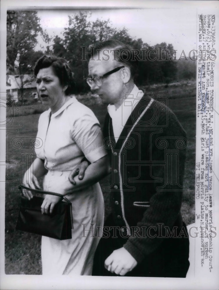 1962 Press Photo Mr. & Mrs. James Vance Leave Arraignment of Son For Murder-Historic Images