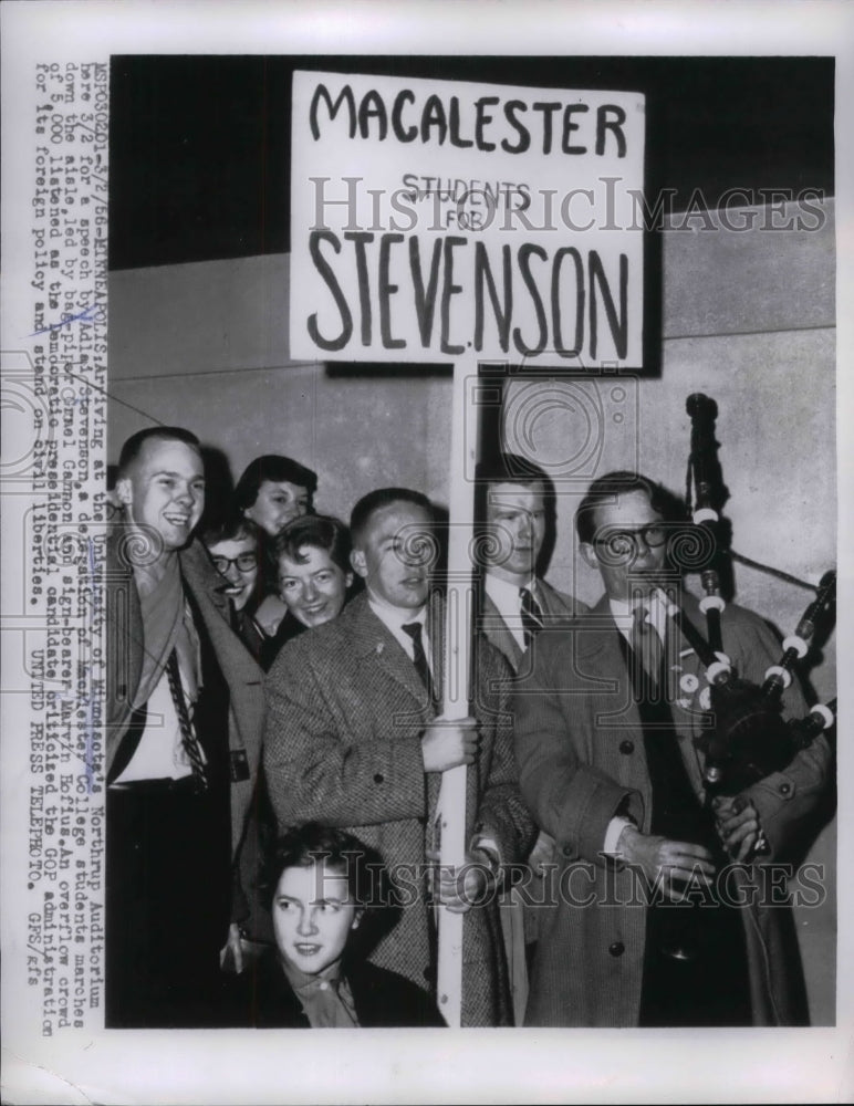 1956 Press Photo Adlai Stevenson&#39;s Delegation Arrives - nea32941 - Historic Images