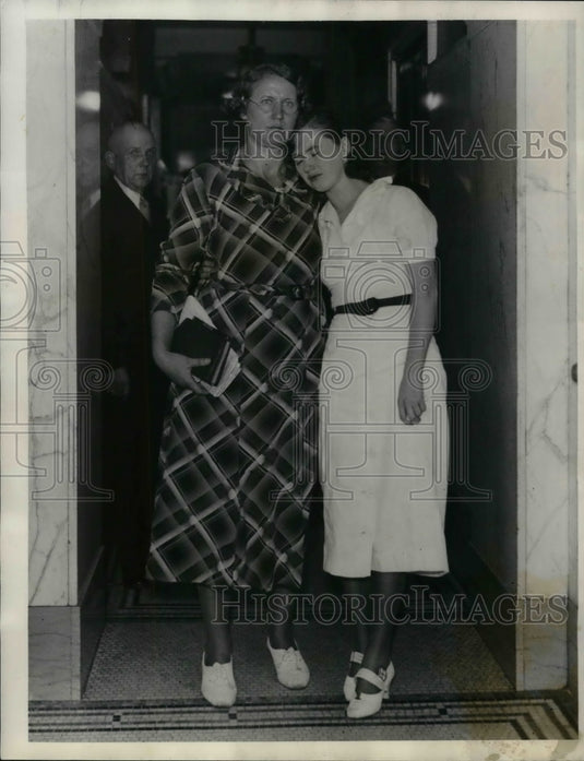 1936 Press Photo Mrs Hankey & Foster Sister Mrs Pauline Regas - nea33189 - Historic Images