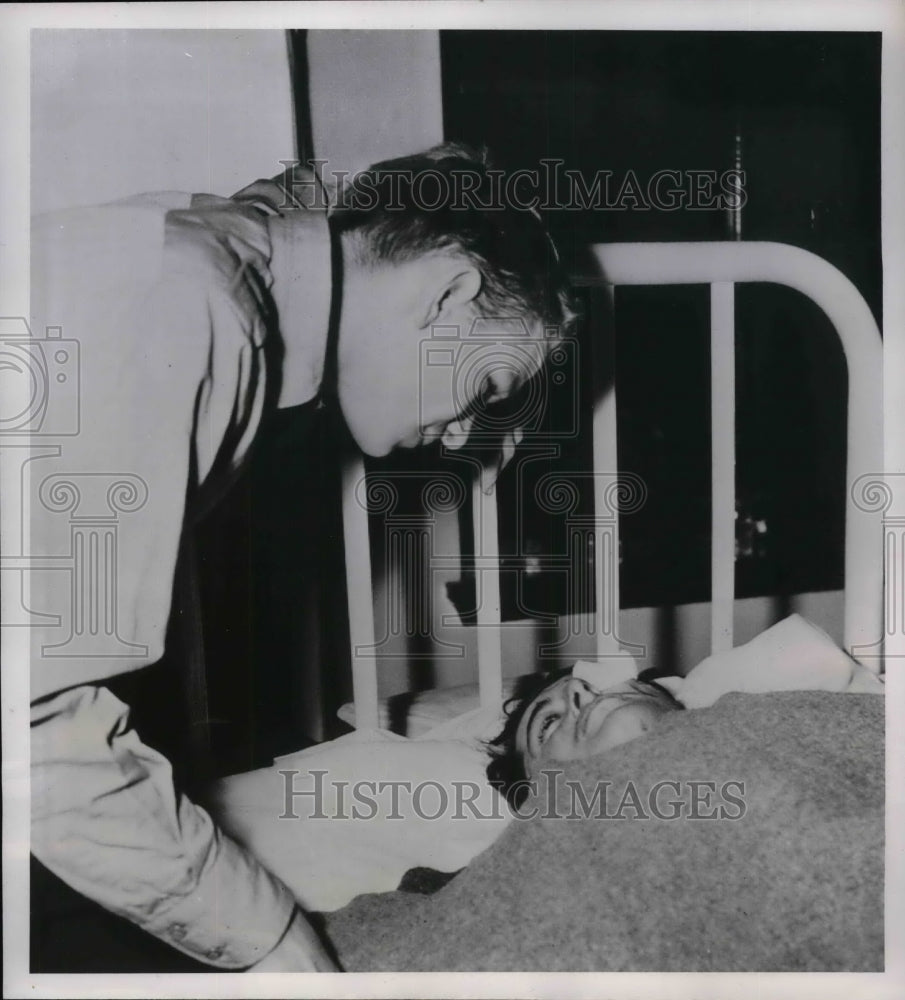 1952 Dr. Melvin J. Gardner Injured in Plane Crash, George Forrester - Historic Images