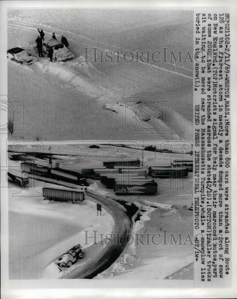 1969 Press Photo Route 182, Weston, Massachusetts, with a foot of snow - Historic Images