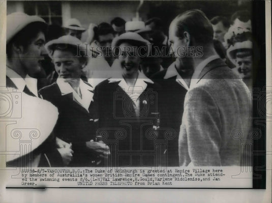1954 Press Photo Val Lawrence,H.Gould,Marlene Middlemiss During Empire Games-Historic Images