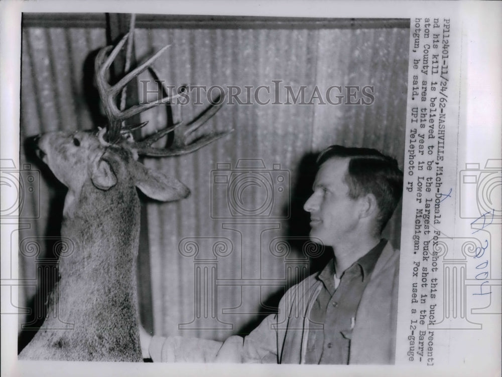 1962 Press Photo Donald Fox and buck he shot in Michigan - nea33626 - Historic Images