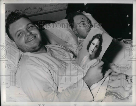 1942 Press Photo Robert Fennel Jr & 2nd Officer George Tavelle - Historic Images