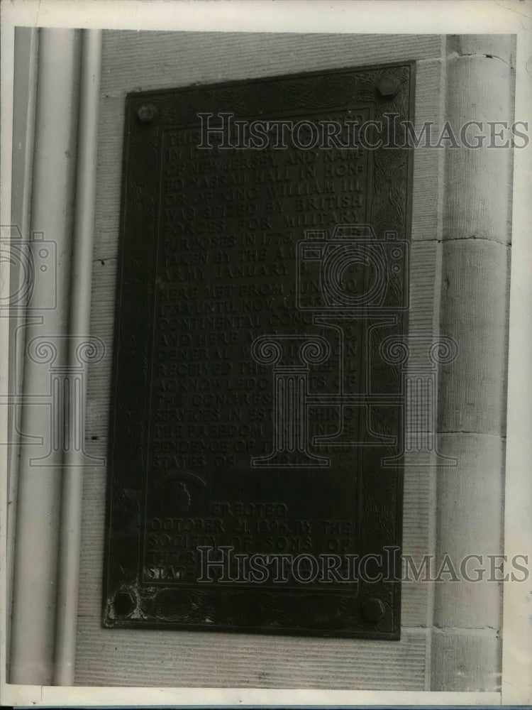 1927 Press Photo Bronze Tablet In Entrance Of Nassau Hall Princeton University - Historic Images
