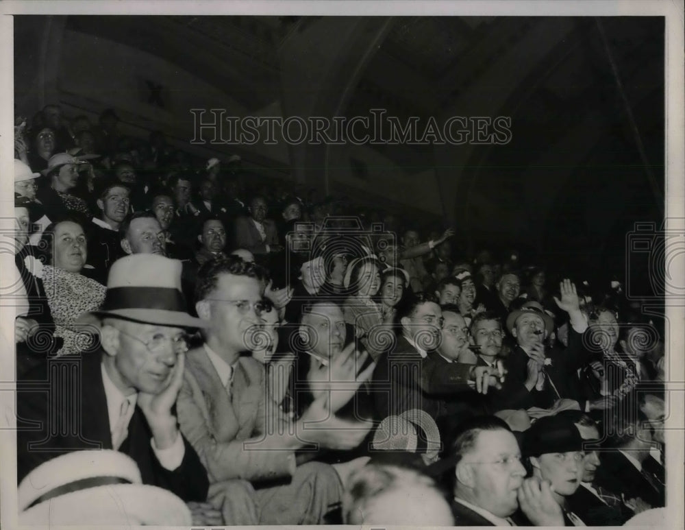 1936 Gallery Spectators Applauding At Democratic Convention - Historic Images