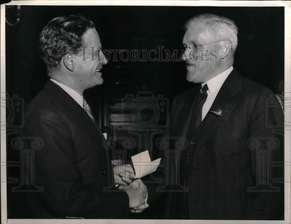 1940 GOP chairman John Hamilton &amp; Mayor Robert Lamberton in PA - Historic Images