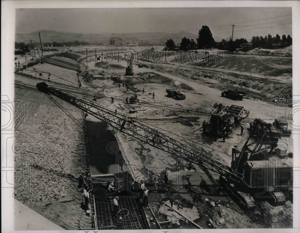 1938 Press Photo US Army engineers erecting defenses against floods - Historic Images