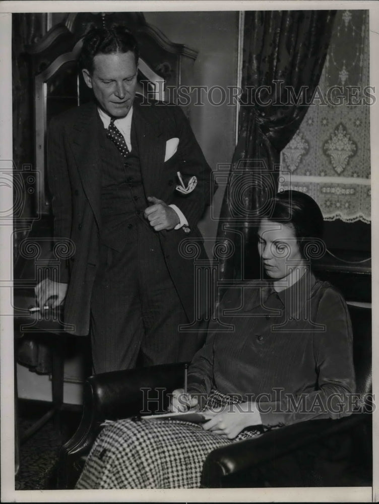1936 Press Photo John Hamilton, secretary Eileen O'Danie - Historic Images