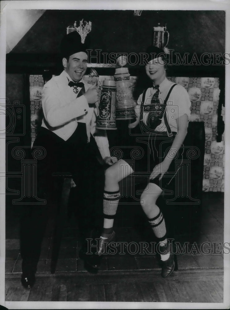 1934 Press Photo Donald Hobbon and Mrs.Gilbert Vale at Masquerade Ball. - Historic Images