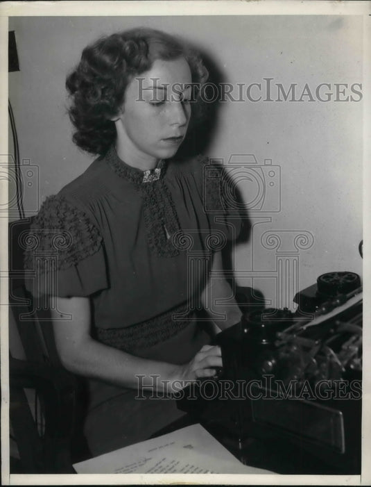 1937 Press Photo Pamela Harris working on screen adaptation of her story - Historic Images