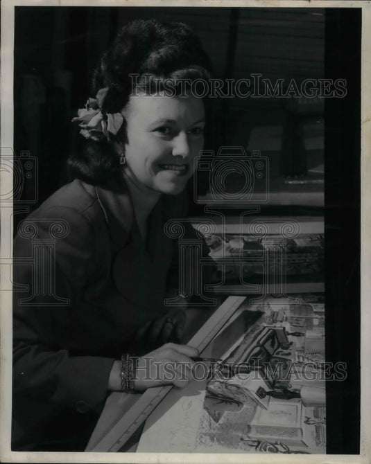 1947 Press Photo Pan Am Employee Pamela Diake - nea34803 - Historic Images