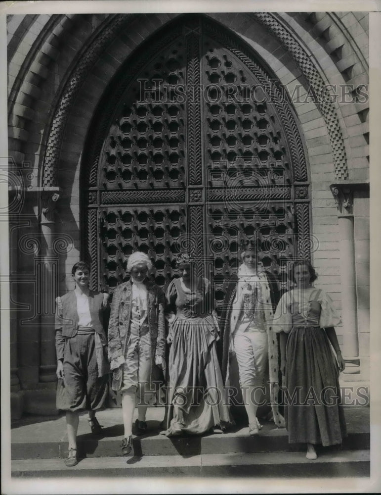 1934 Gilbert &amp; Sullivan opera &quot;The Gondoliers&quot; at Bryn Mawr, Pa. - Historic Images