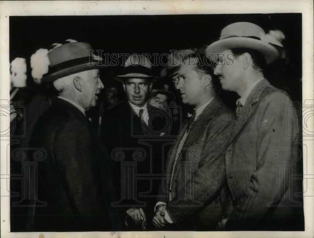 1933 Press Photo Ambassador at Large Norman Davis In Paris Questioned By Newmen - Historic Images