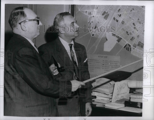 1954 NEA Correspondent L Dennen & Paris police chief Jean Baylot - Historic Images