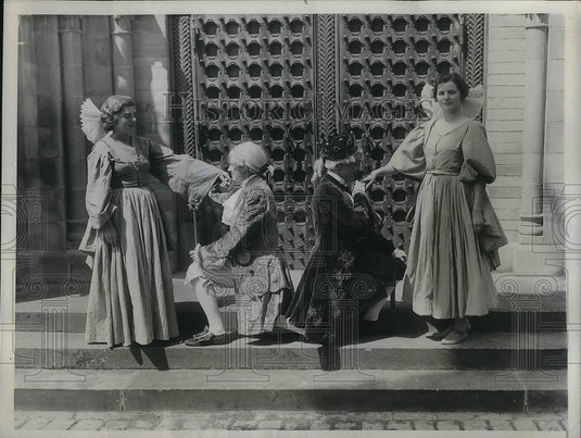 1934 Gilbert & Sullivan Operetta "The Gondoliers" - Historic Images