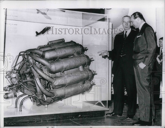 1962 Press Photo Sir David Ormsby and Dr Leonard Carmichael - Historic Images