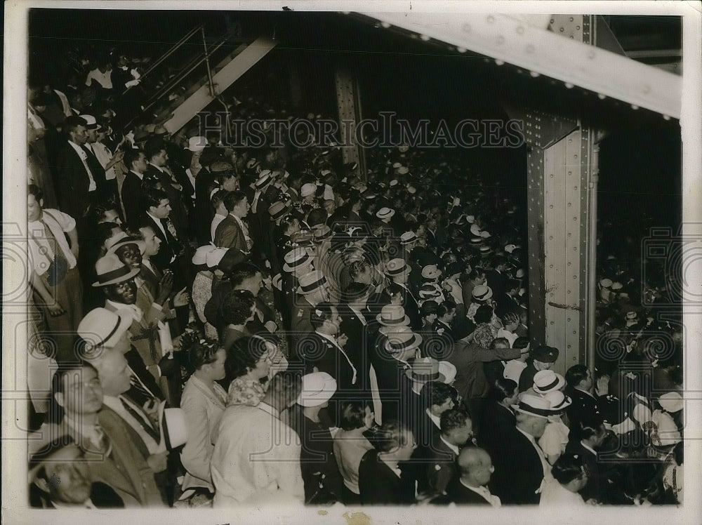 1936 Press Photo Crowd Watching President Roosevelt&#39;s Acceptance Speech - Historic Images