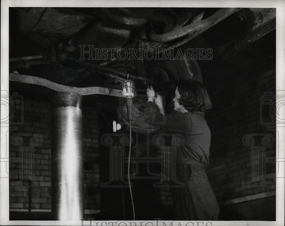 1944 Press Photo Dorothy Hazeltine Ohio Bell Telephone Clerk - nea35516-Historic Images