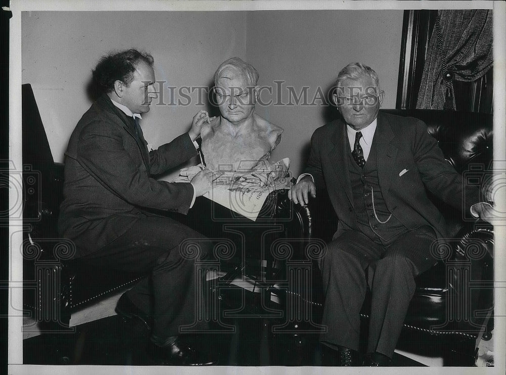 1934 Press Photo VP John Garner &amp; Prof. Ernest Durig, sculptor - nea35645 - Historic Images