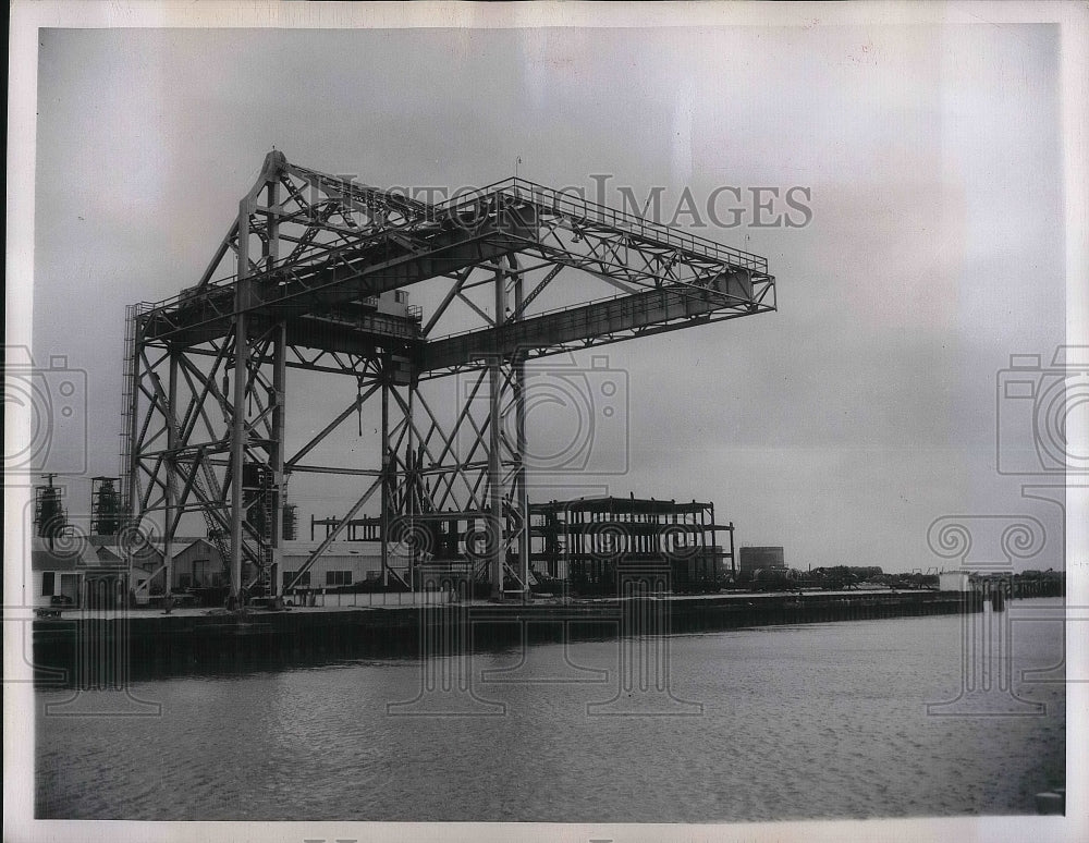 1948 Press Photo Construction, Docks of Monsanto Chemical Company Plant, Texas - Historic Images